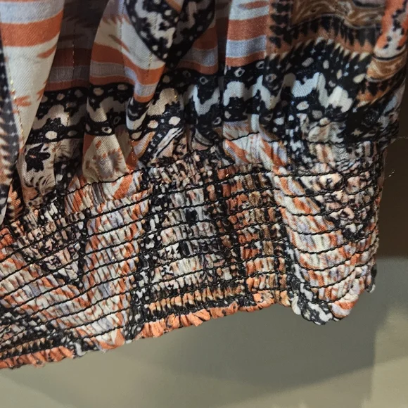 Worn once multi colored blouse - Picture 4 of 5